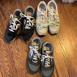 3 pair of size 9 saucony jazz for one low price